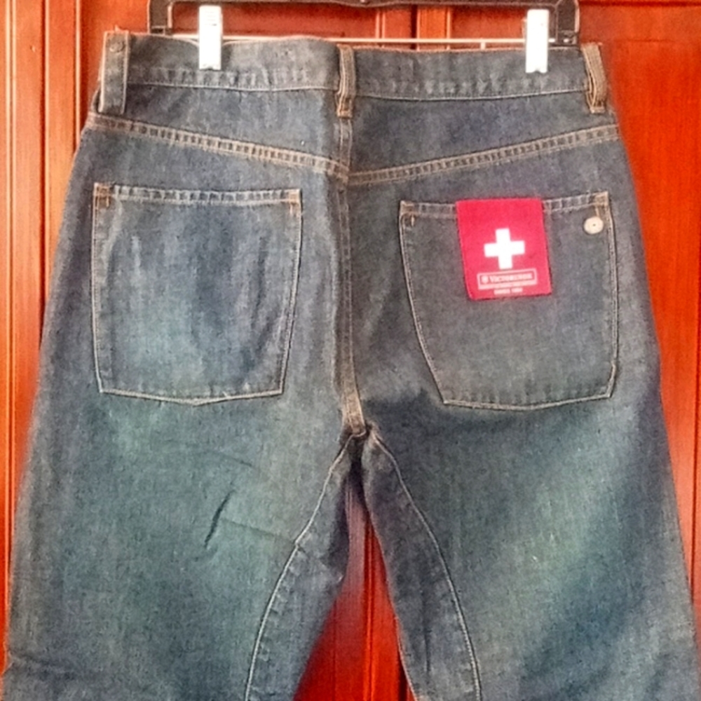Victorinox Swiss 1884 Jeans.